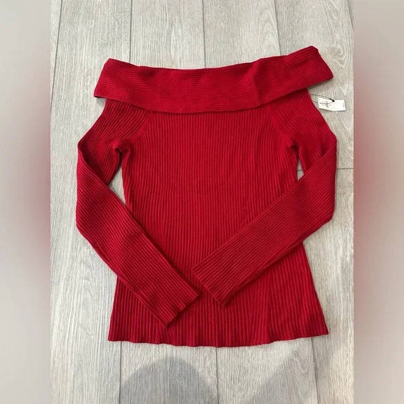 Banana Republic Red Off The Shoulder Sweater - Picture 2 of 9